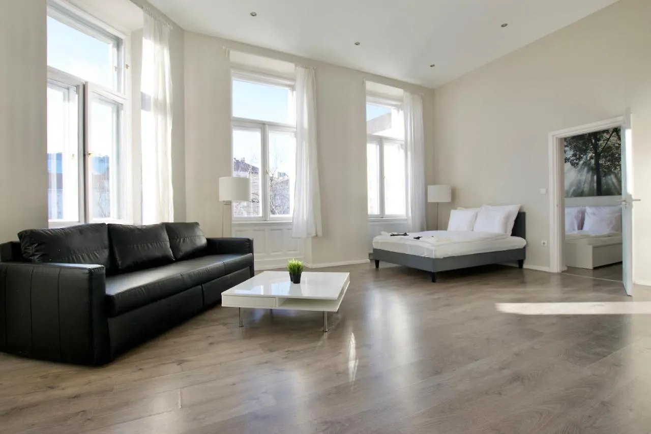 Flatiron Budapest Building - By Hi5 Apartamento