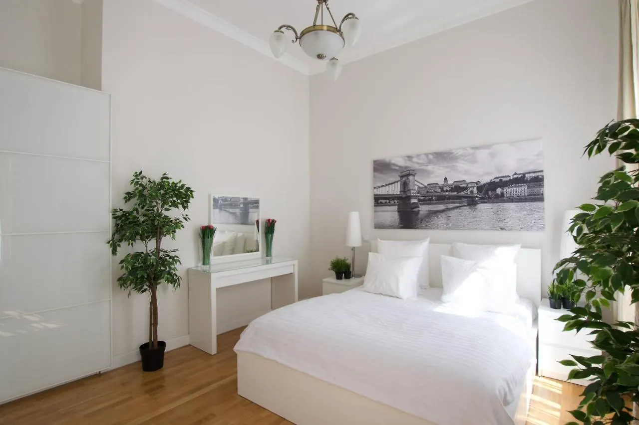Apartment Flatiron Budapest Building - By Hi5 Hungary