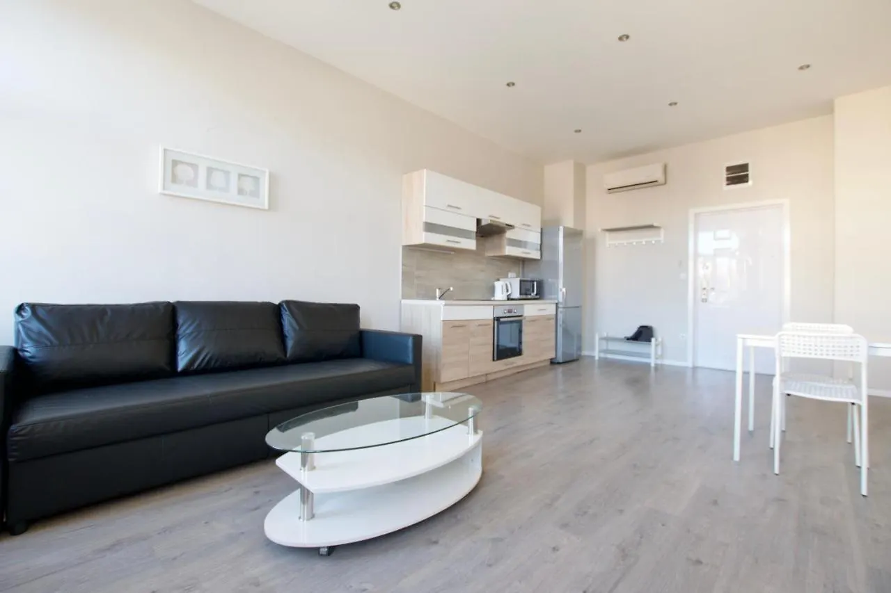 Apartment Flatiron Budapest Building - By Hi5